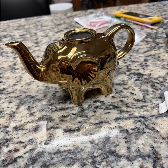 Gold Elephant Teapot - Picture 10 of 15